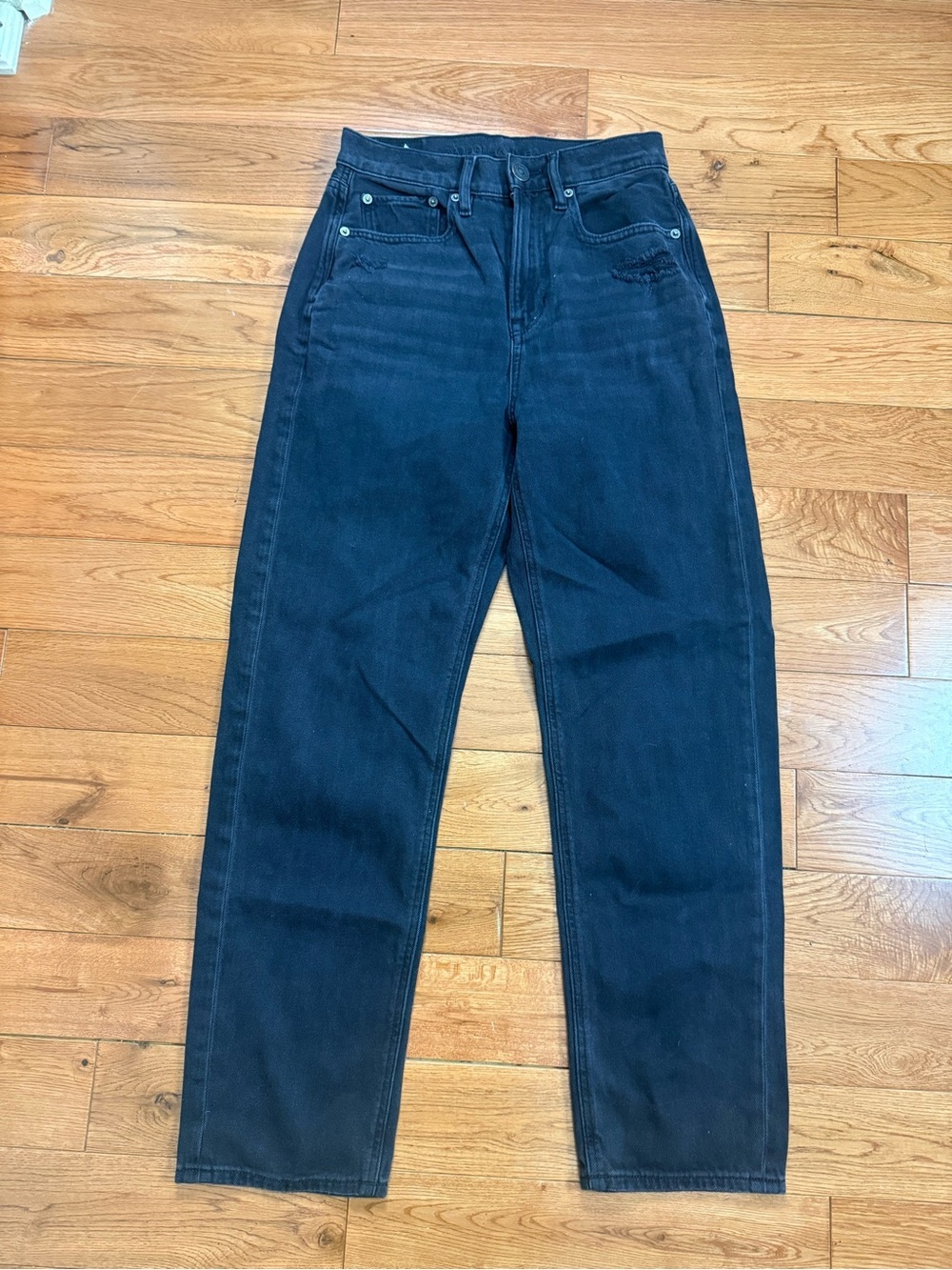 American Eagle Highest Rise 90s Distressed Boyfriend Jeans